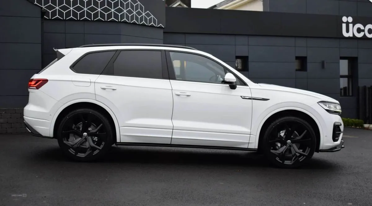 Volkswagen Touareg 3.0 Touareg V6 R-line TDI Auto - Image 4