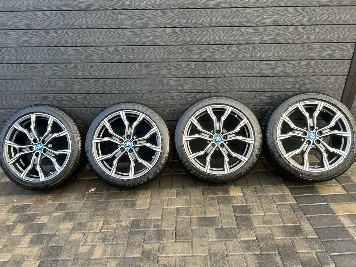 19” GENUINE BMW X1 ALLOY WHEELS & TYRES - Image 2
