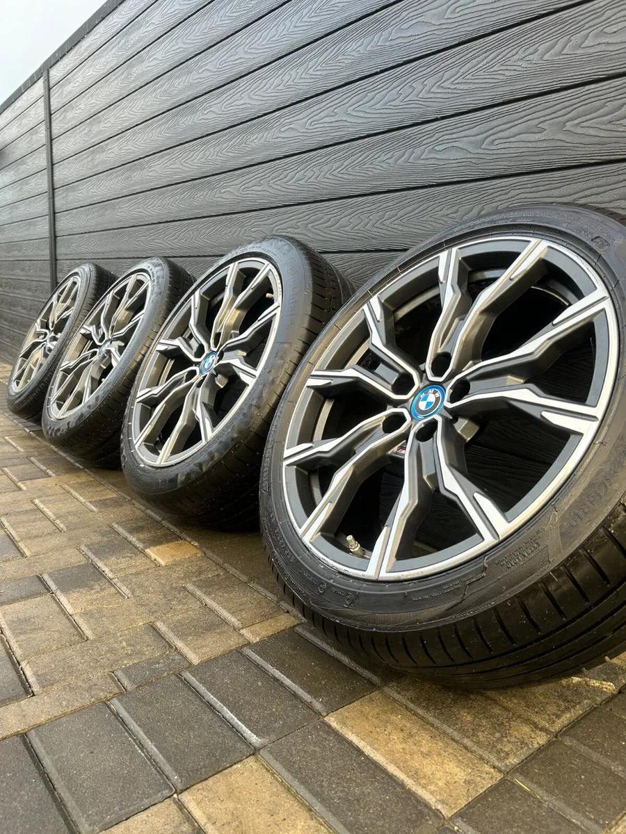 19” GENUINE BMW X1 ALLOY WHEELS & TYRES - Image 1