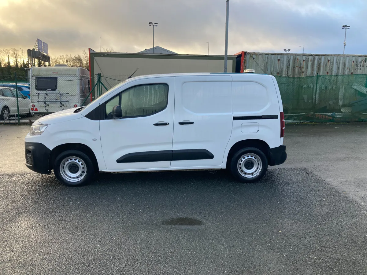 Citroen Berlingo 2022 - Image 4