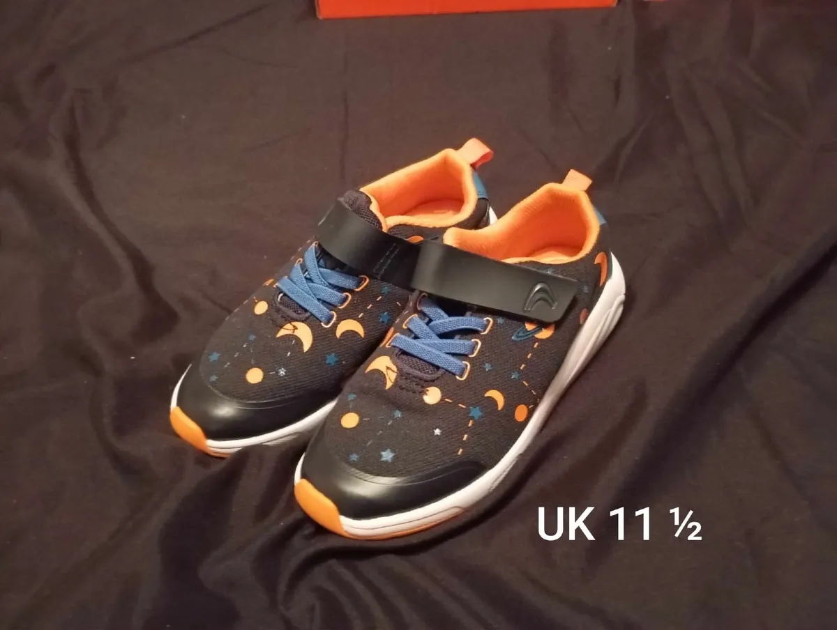 Kids runners 11 pairs for €80 - Image 3