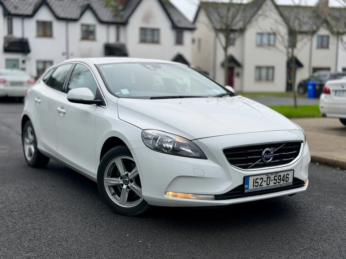 2015 Volvo V40 2L NCT 05/27 LOW MILES - Image 1