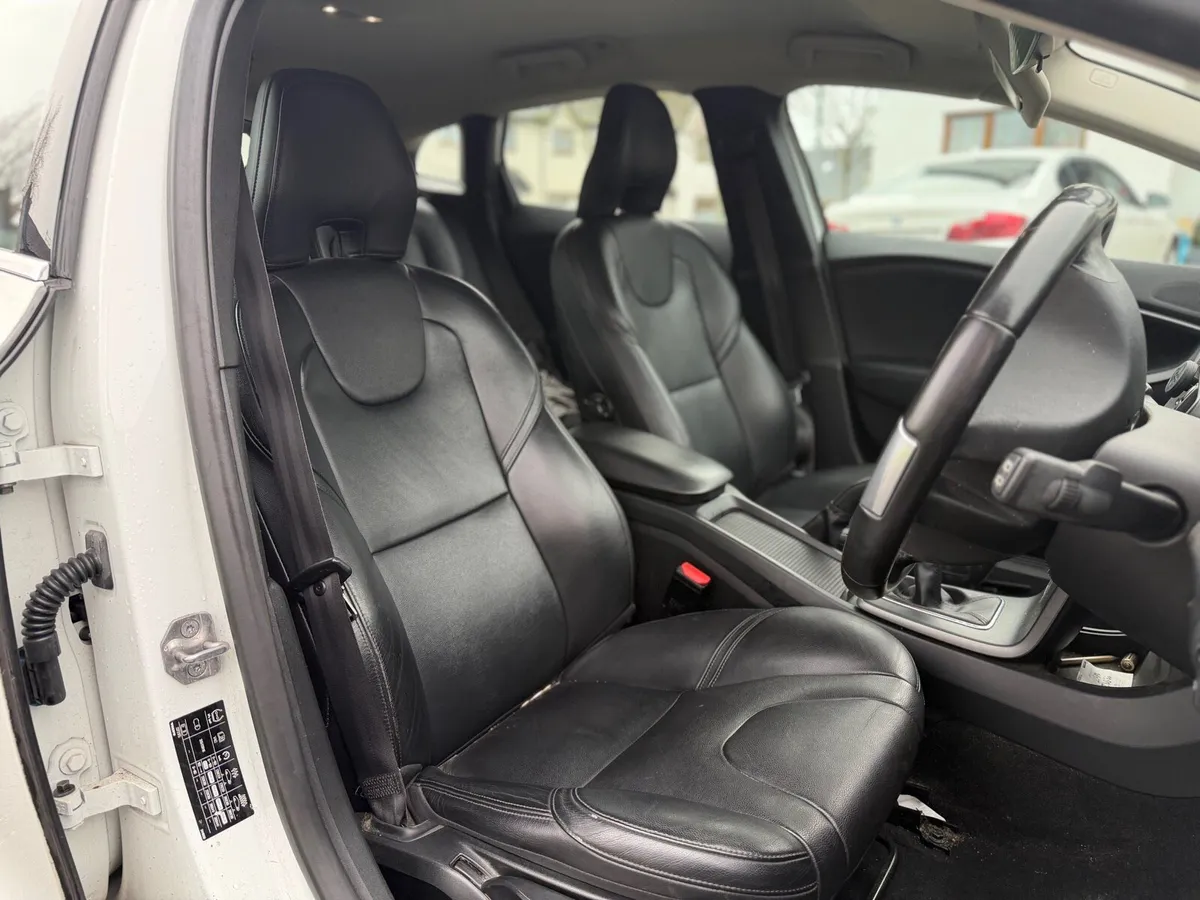 2015 Volvo V40 2L NCT 05/27 LOW MILES - Image 2