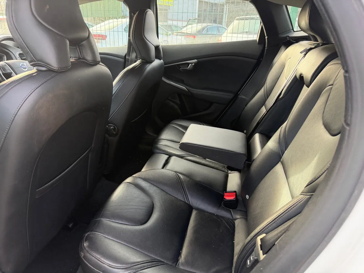 2015 Volvo V40 2L NCT 05/27 LOW MILES - Image 4