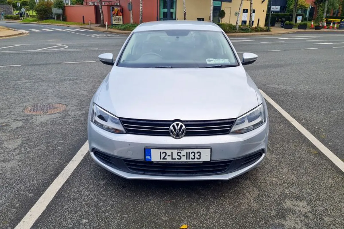 2012 Volkswagen Jetta - Image 4