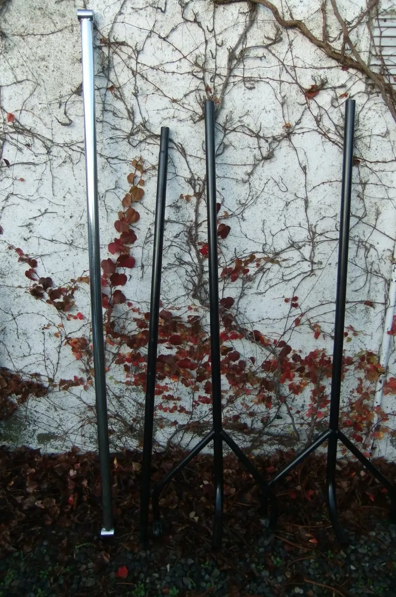 Sturdy Metal Clothes Rail - Image 2