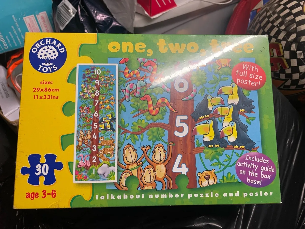 Toys/Pre Teens books - Image 1