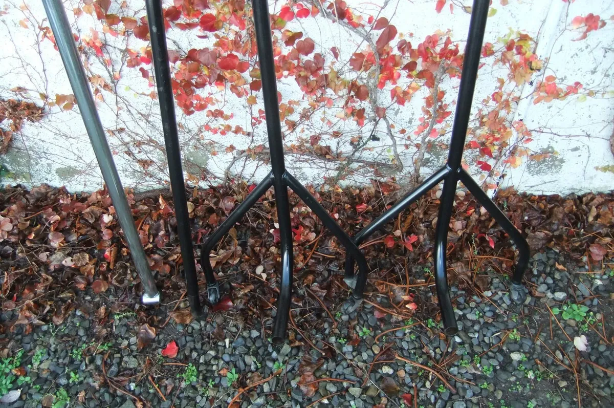 Sturdy Metal Clothes Rail - Image 3