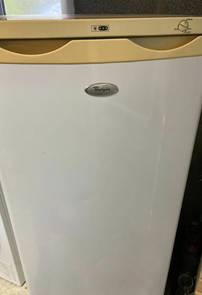 Whirlpool Upright Freezer WV 1500W - Image 4