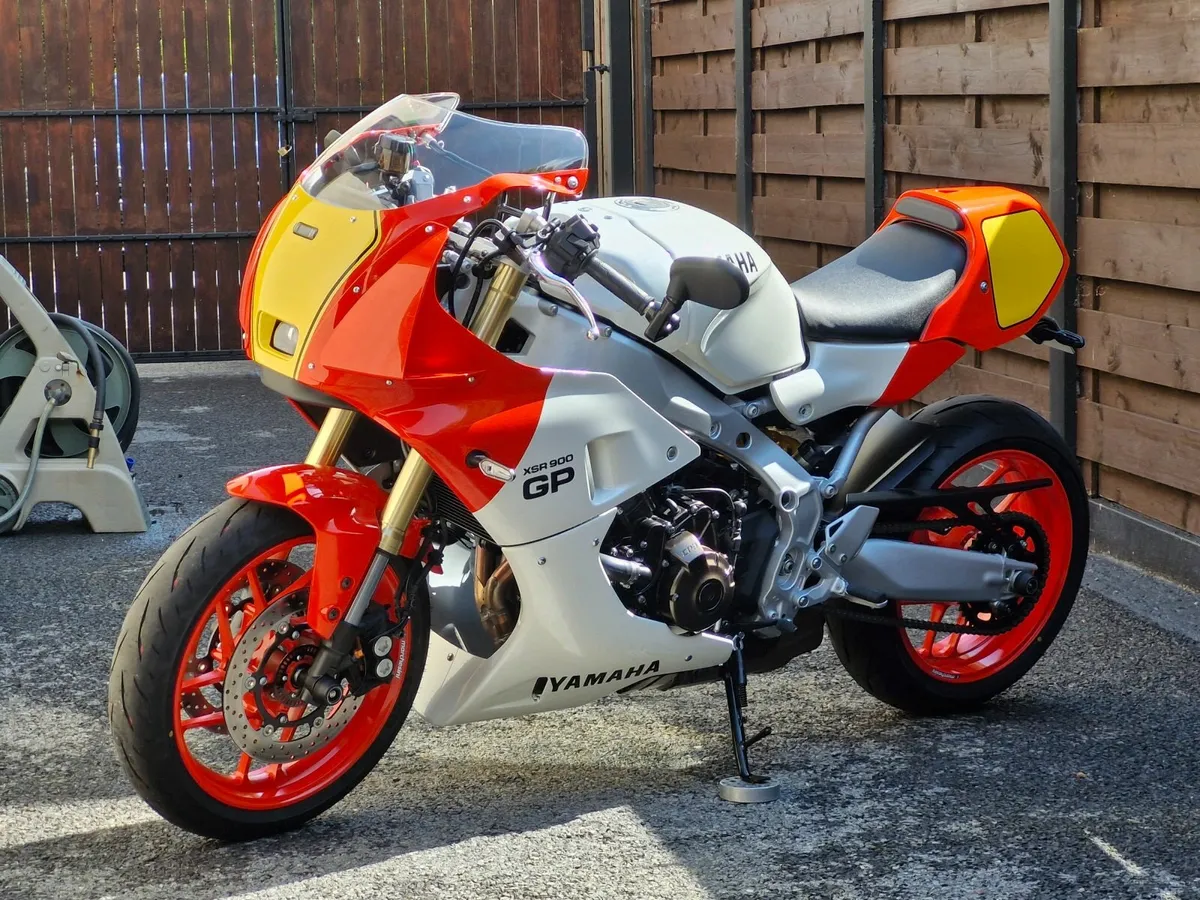 2025 Yamaha XSR900GP - only 622 kms from new - Image 1