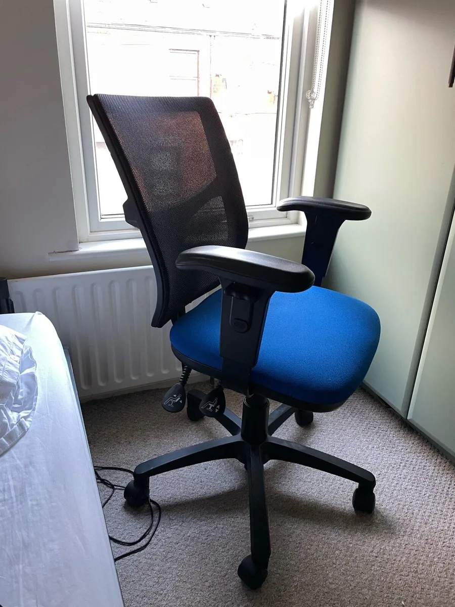 Office chair - Image 2