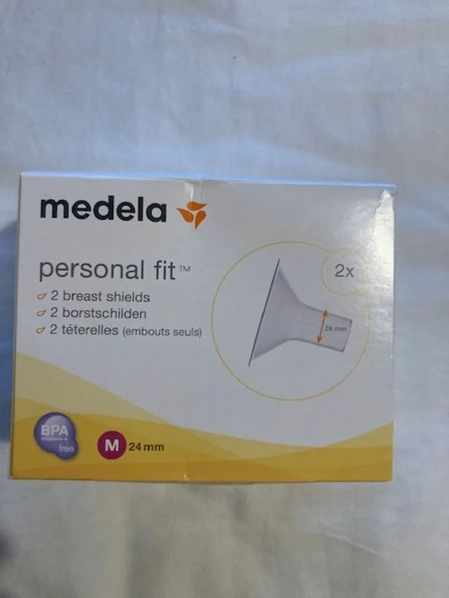 Medela Swing Breast pump and accessories - Image 3