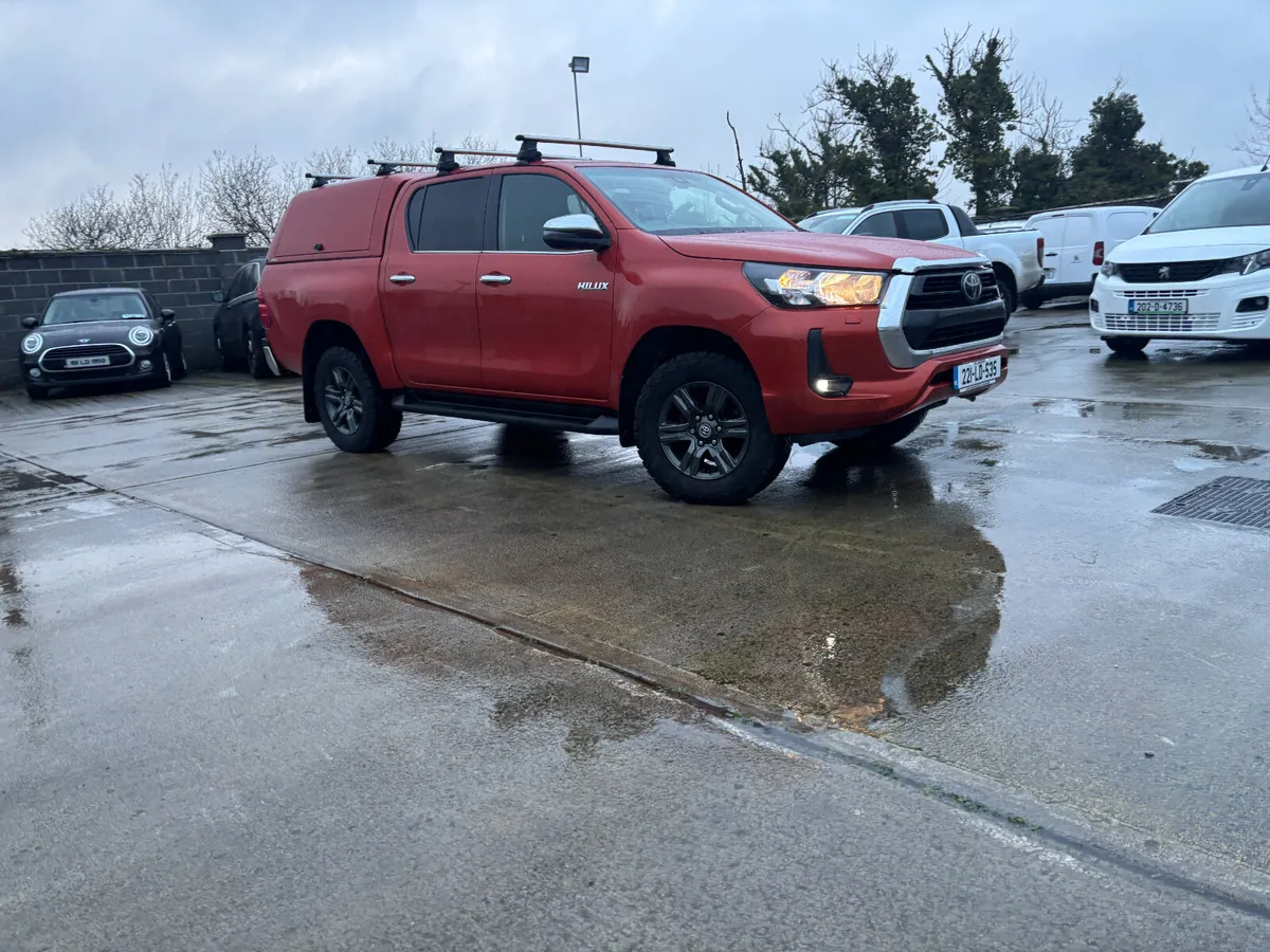 Stunning Toyota Hilux Crew Cab - Image 1