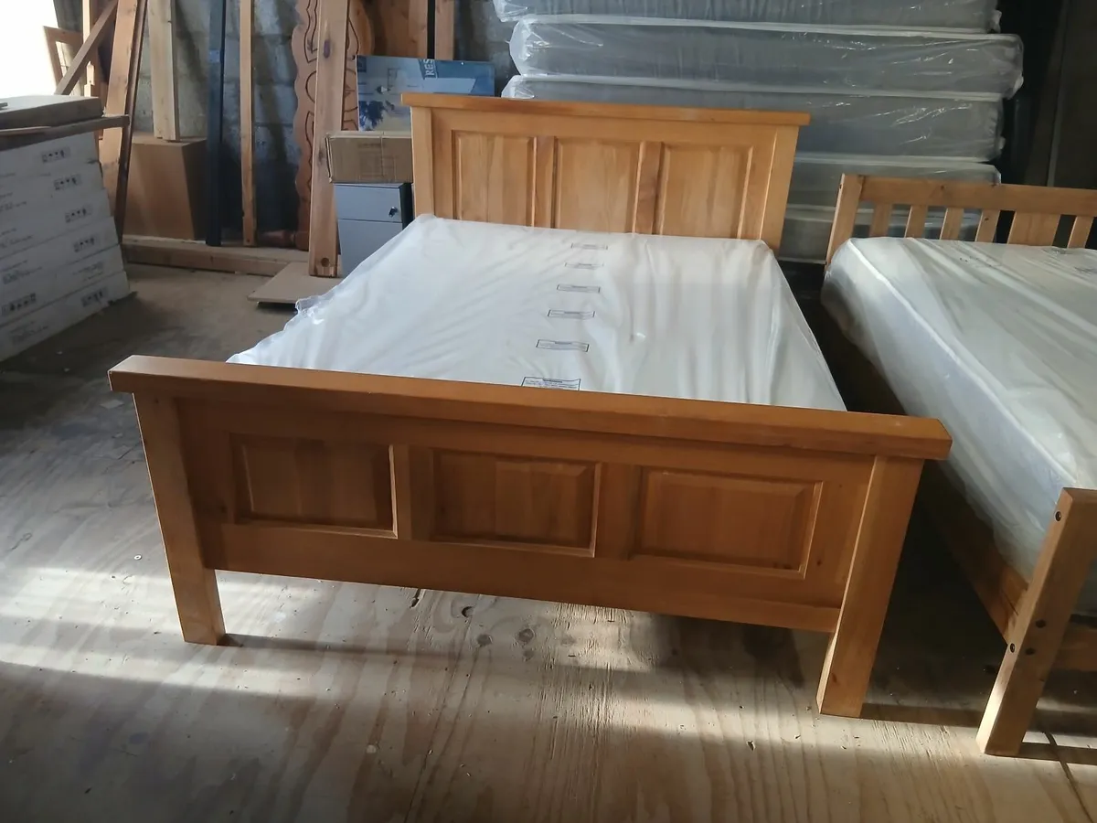 Bed and mattress - Image 2