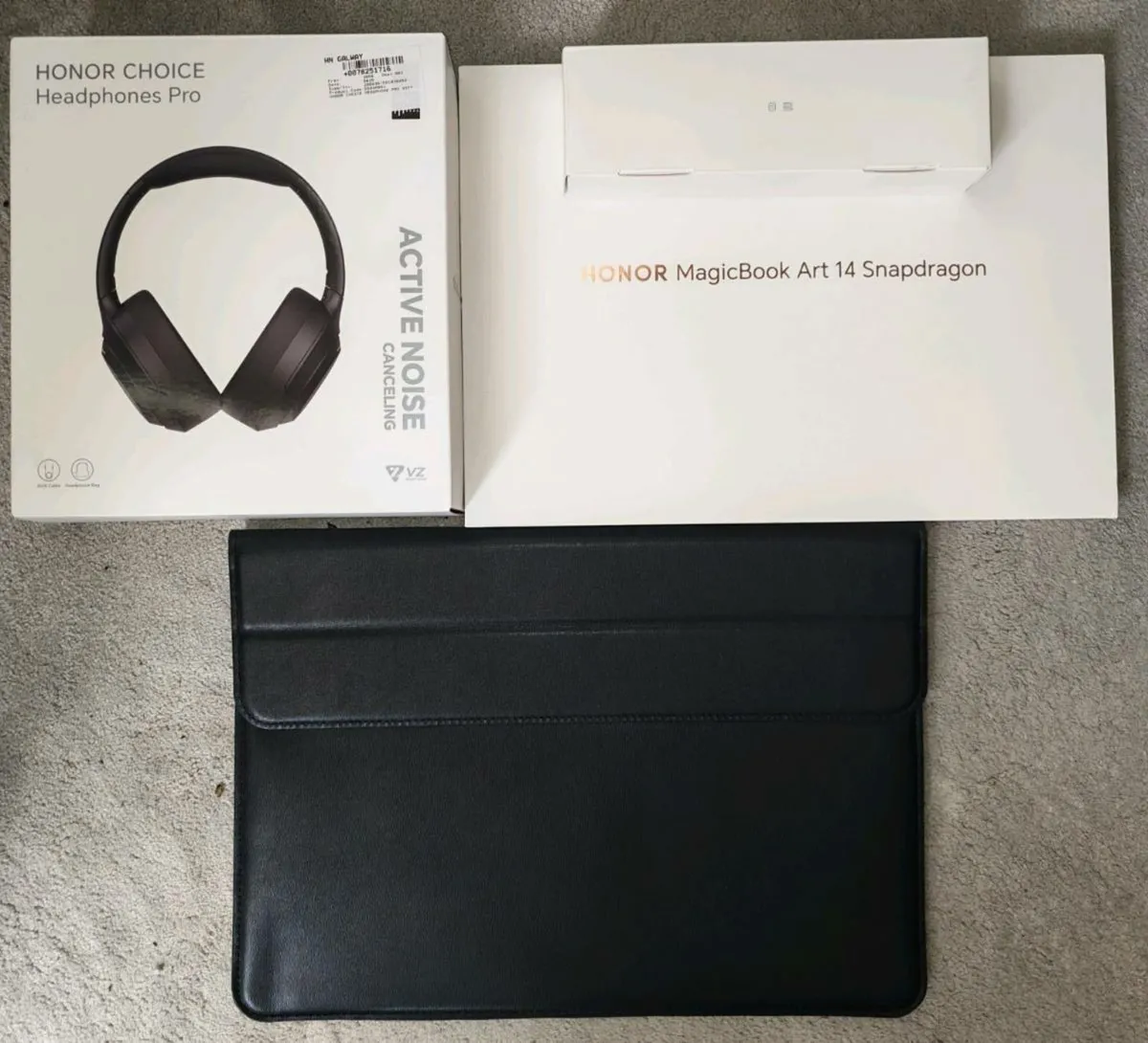 HONOR MAGICBOOK ART 14 , 32GB/1T -BUNDLE ON HOLD - Image 1