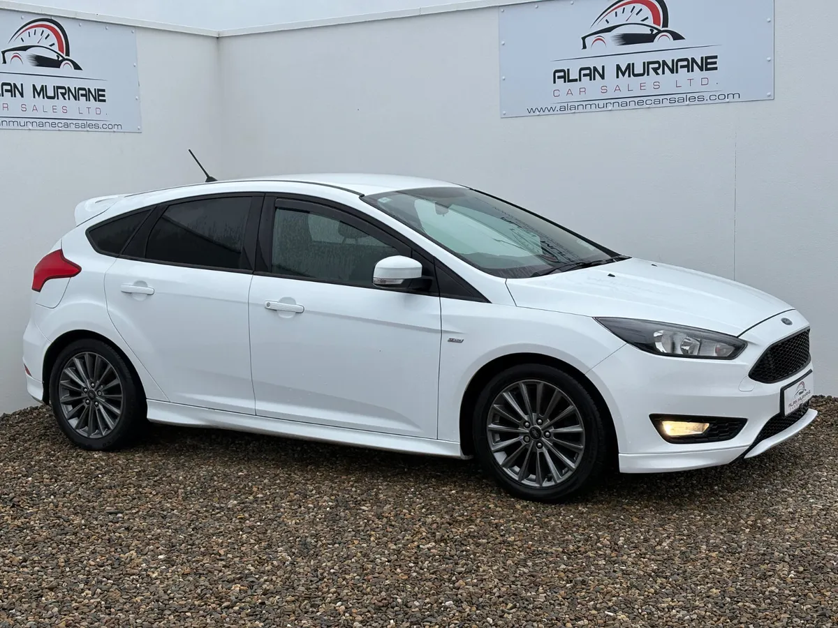 FORD FOCUS ST-LINE MINT EXAMPLE 2018 - Image 1