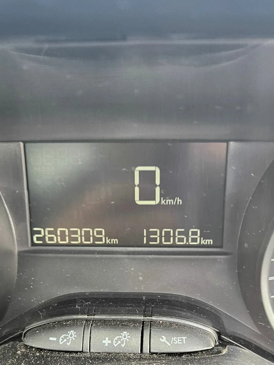 Peugeot 208 2018 - Image 4