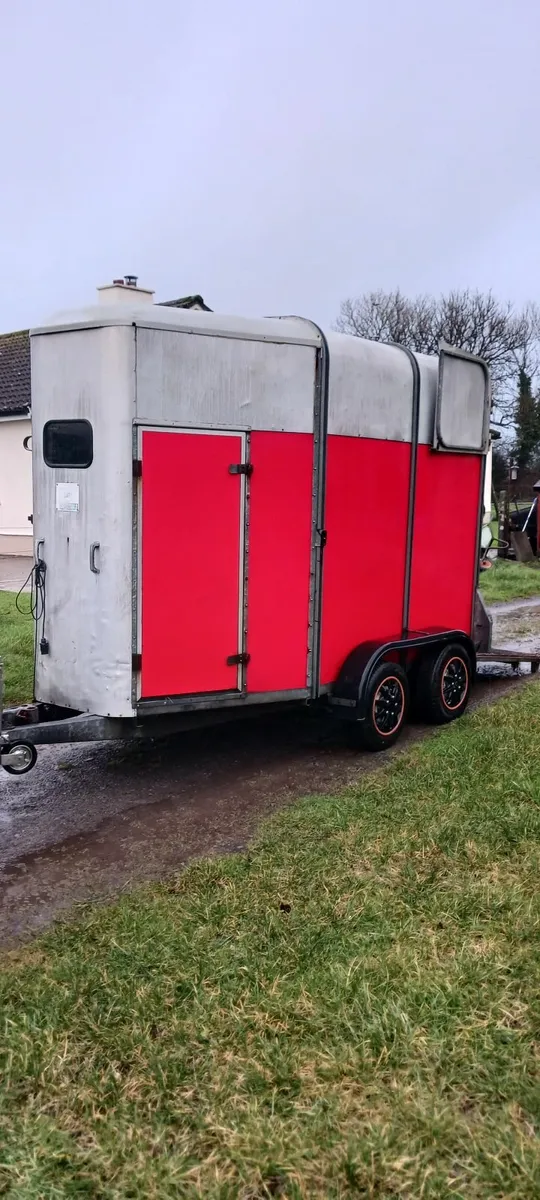 Horse trailer and Hay Bell - Image 1