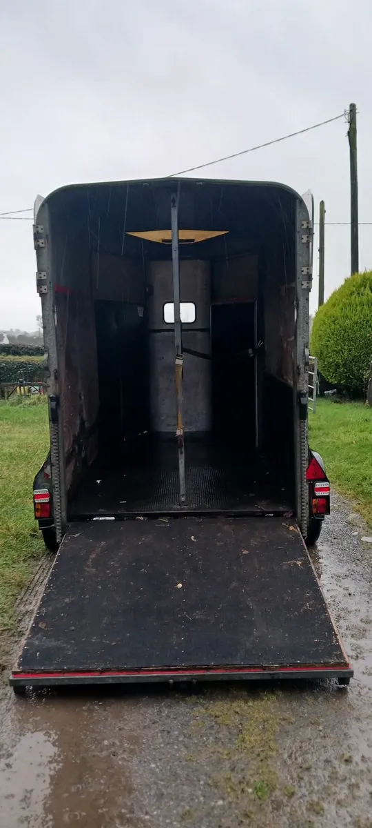 Horse trailer and Hay Bell - Image 3