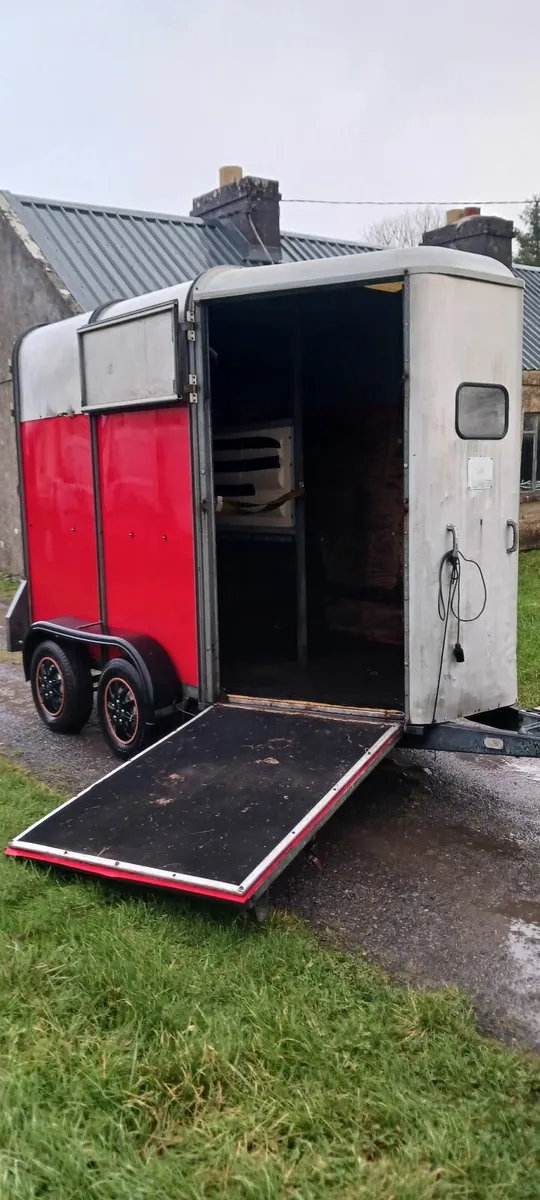 Horse trailer and Hay Bell - Image 4