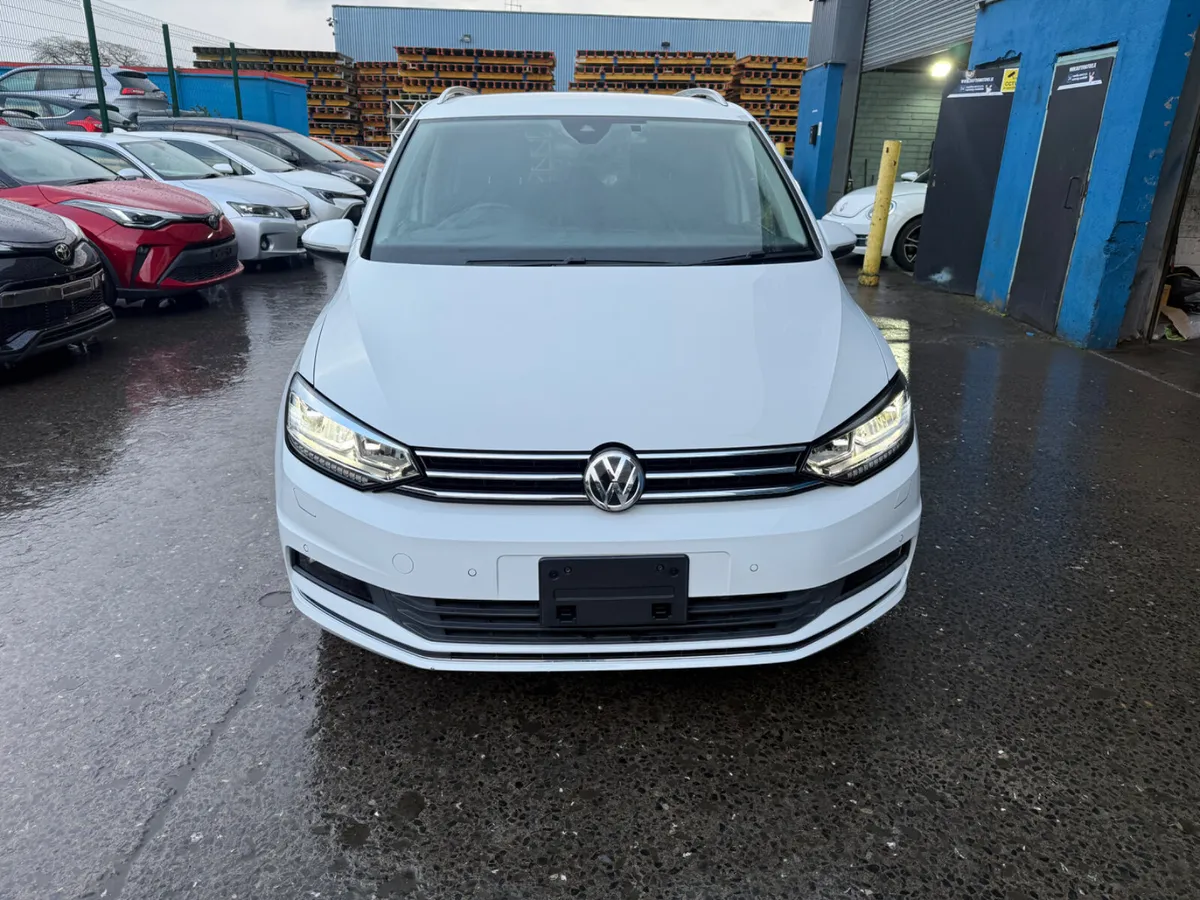2018 Volkswagen Touran 1.4 TSI/Automatic 7 seater - Image 2