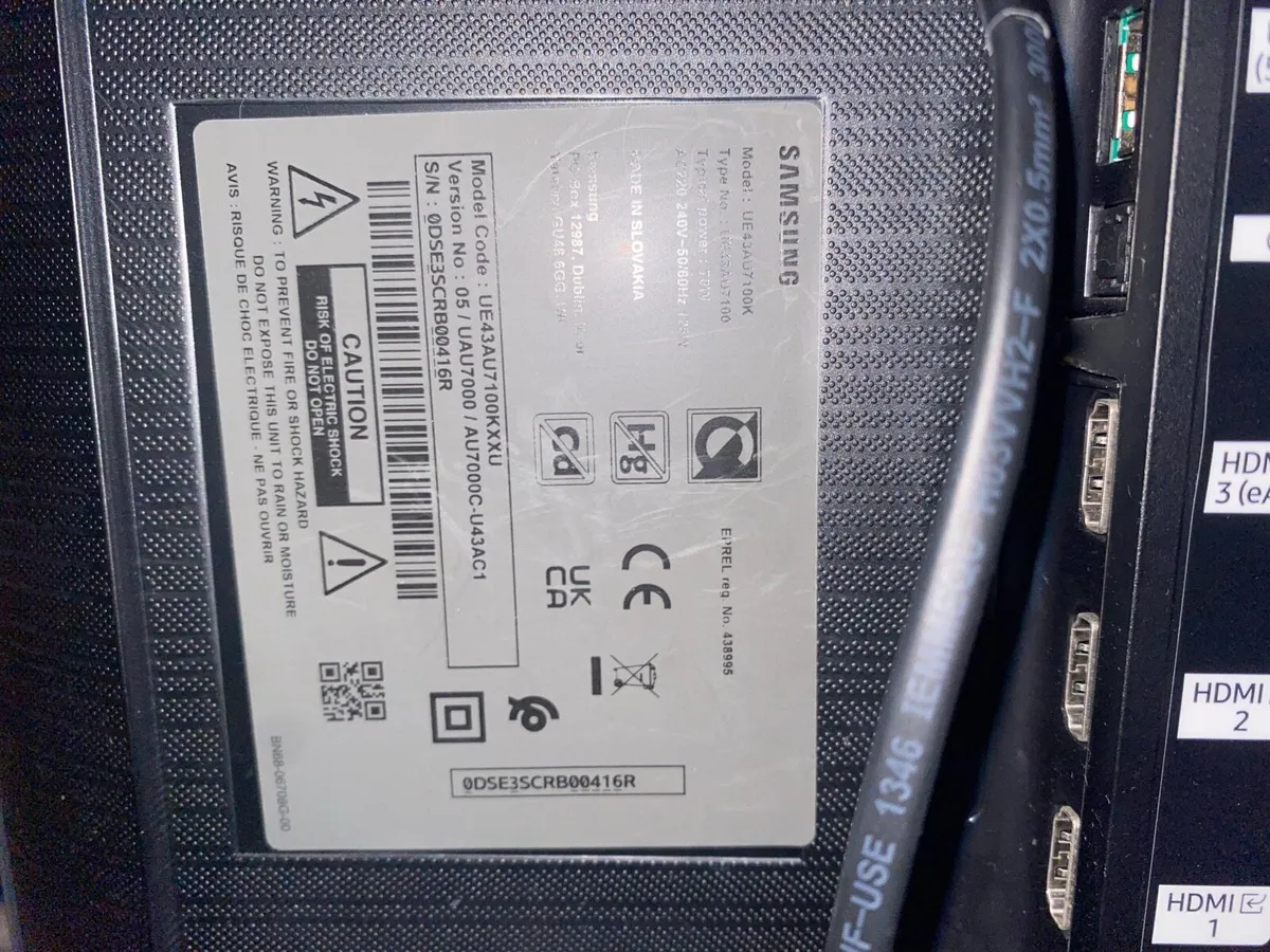 Samsung smart Tv 4K 43 inch, It comes with - Image 4