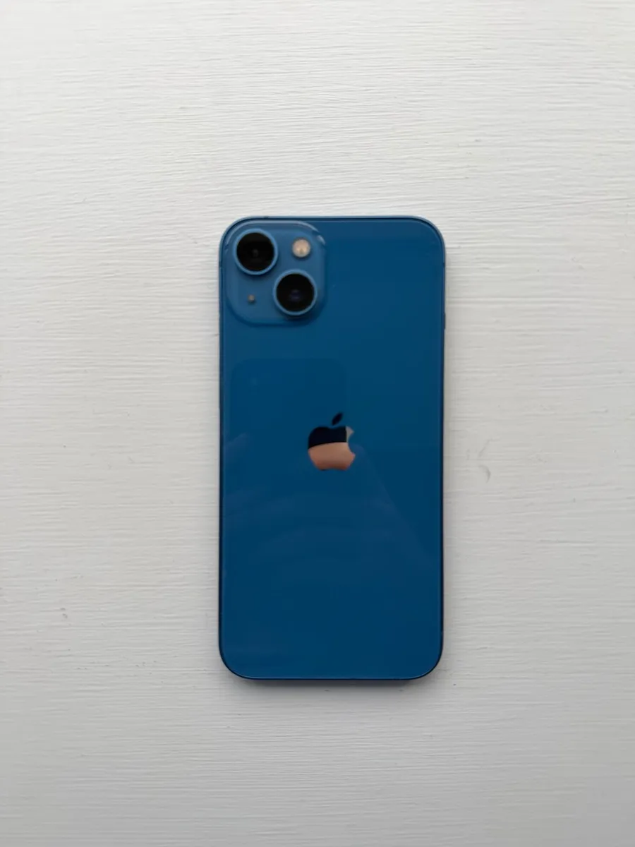 iPhone 13 - Image 4
