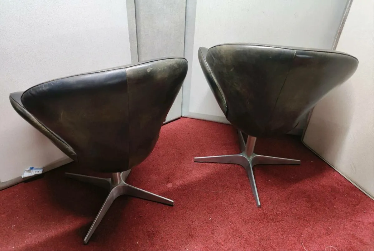 1950's Jacobsen swan chairs/delivery - Image 3