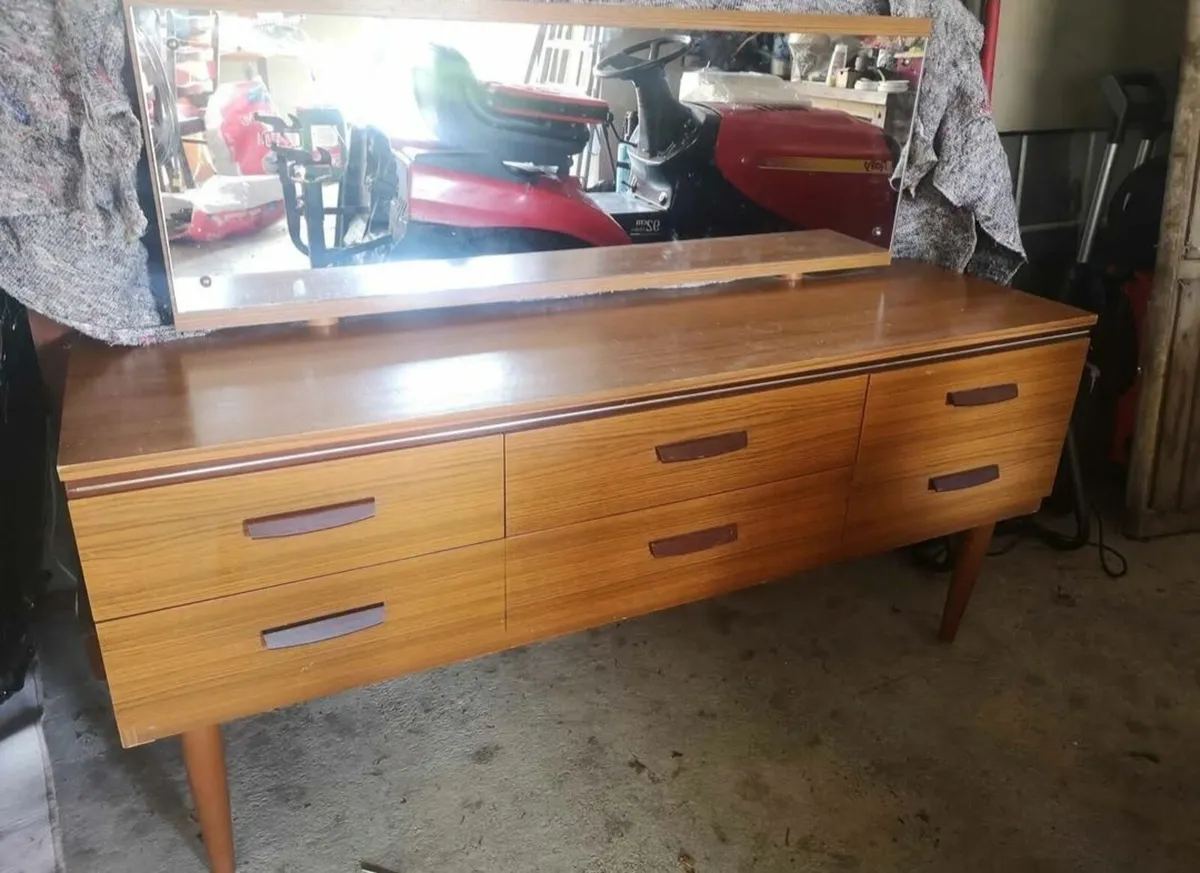 Midcentury sideboard dresser - Image 2