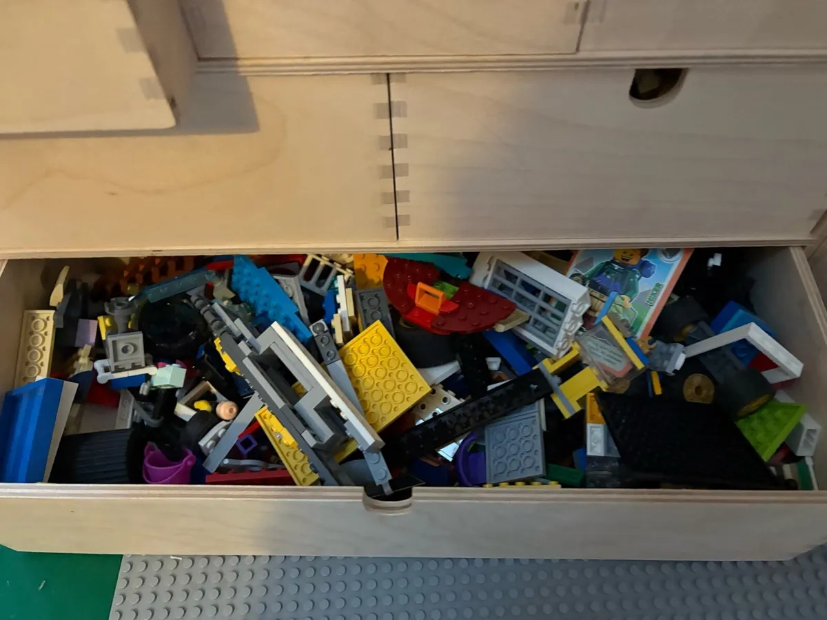 Lego table and Lego - Image 4
