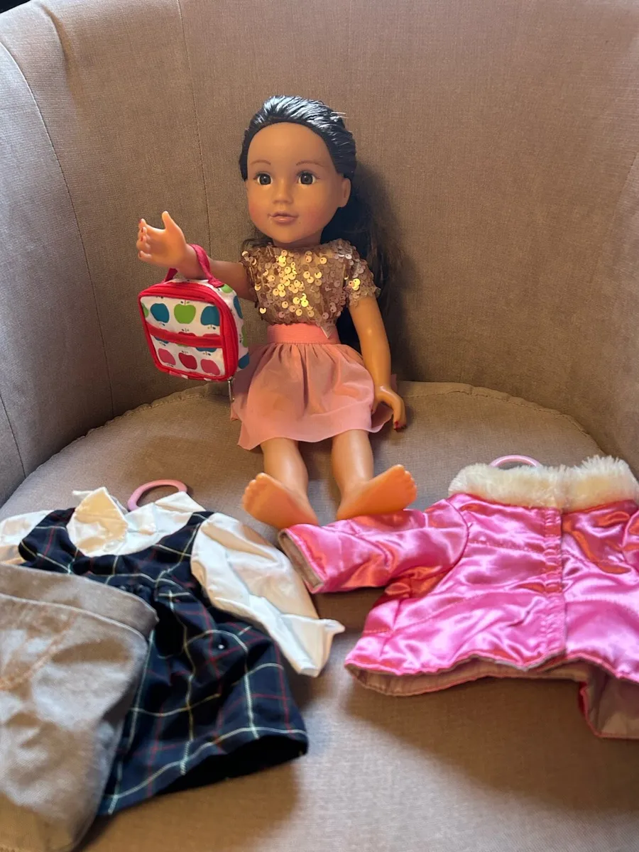 B friend Megan fashion doll - Image 3