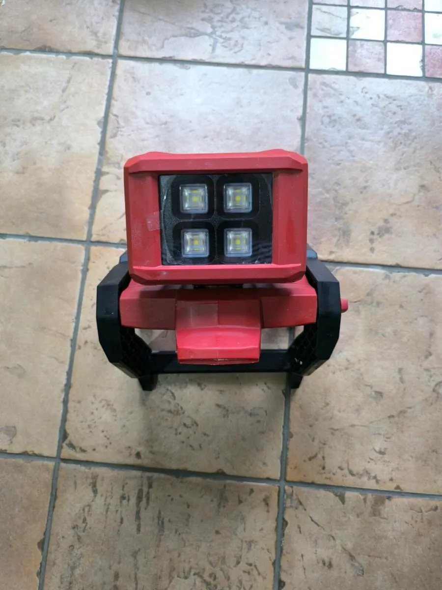 Hilti Cordless LED construction light - Image 4