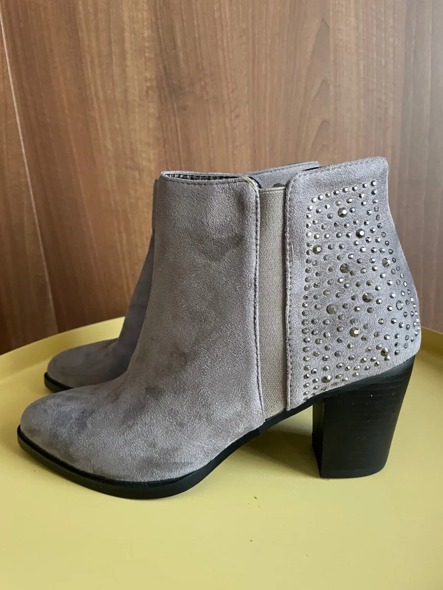 New ladies boots - Image 1