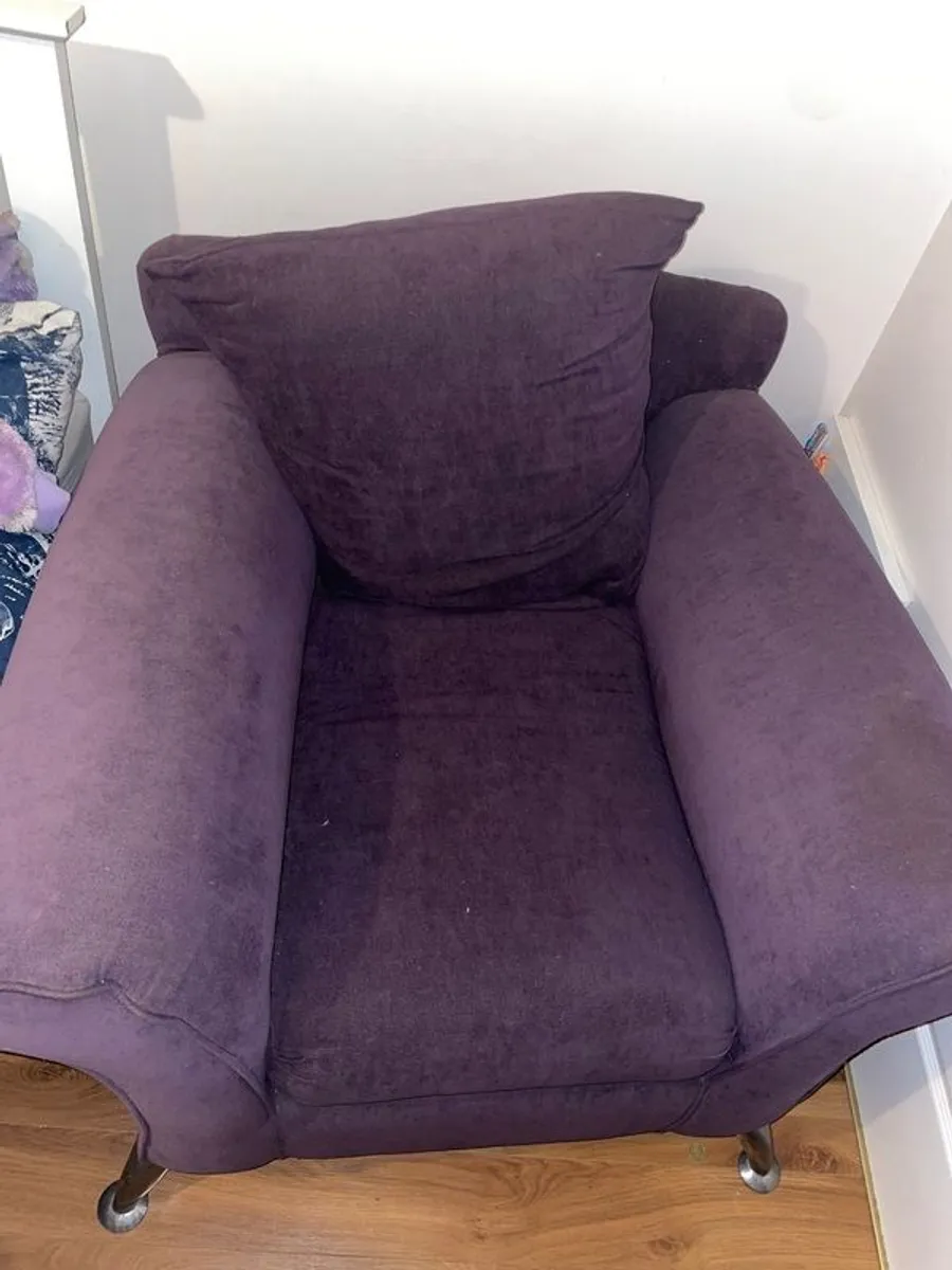 Free Armchair - Image 2