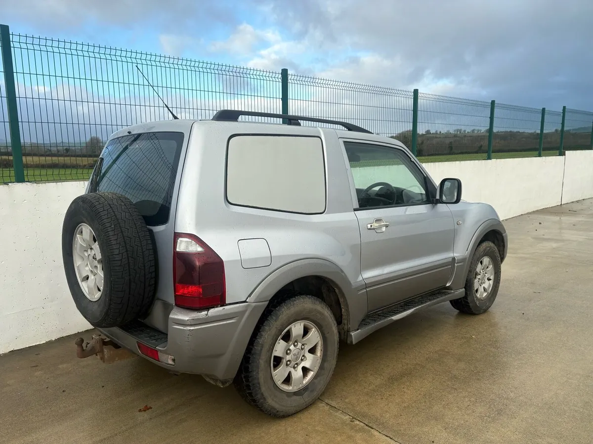 Mitsubishi Pajero - Image 3