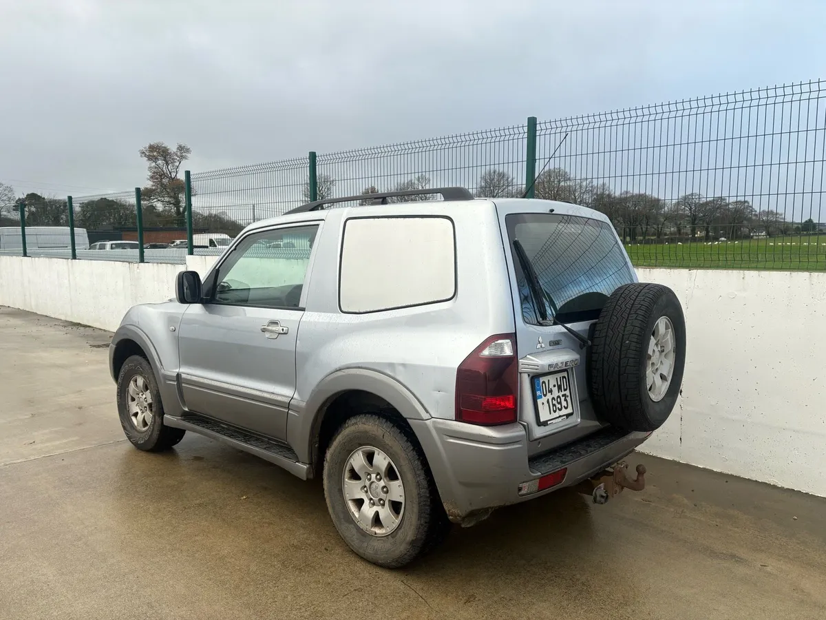 Mitsubishi Pajero - Image 4