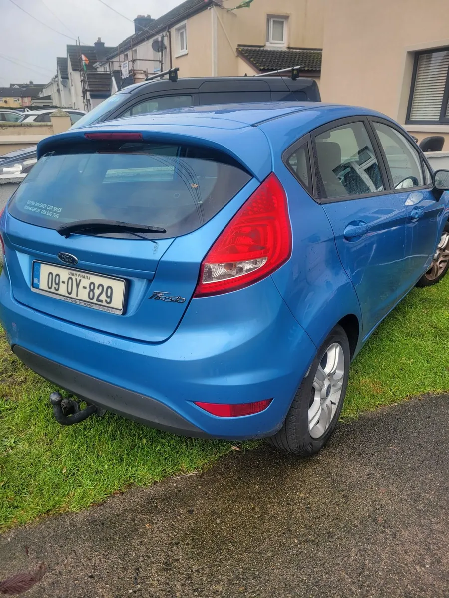 Ford Fiesta 2009 - Image 2