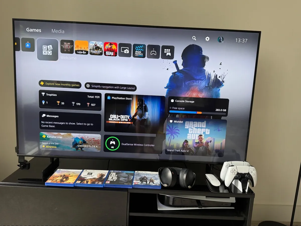 Sony PlayStation 5 + PlayStation accessories - Image 1