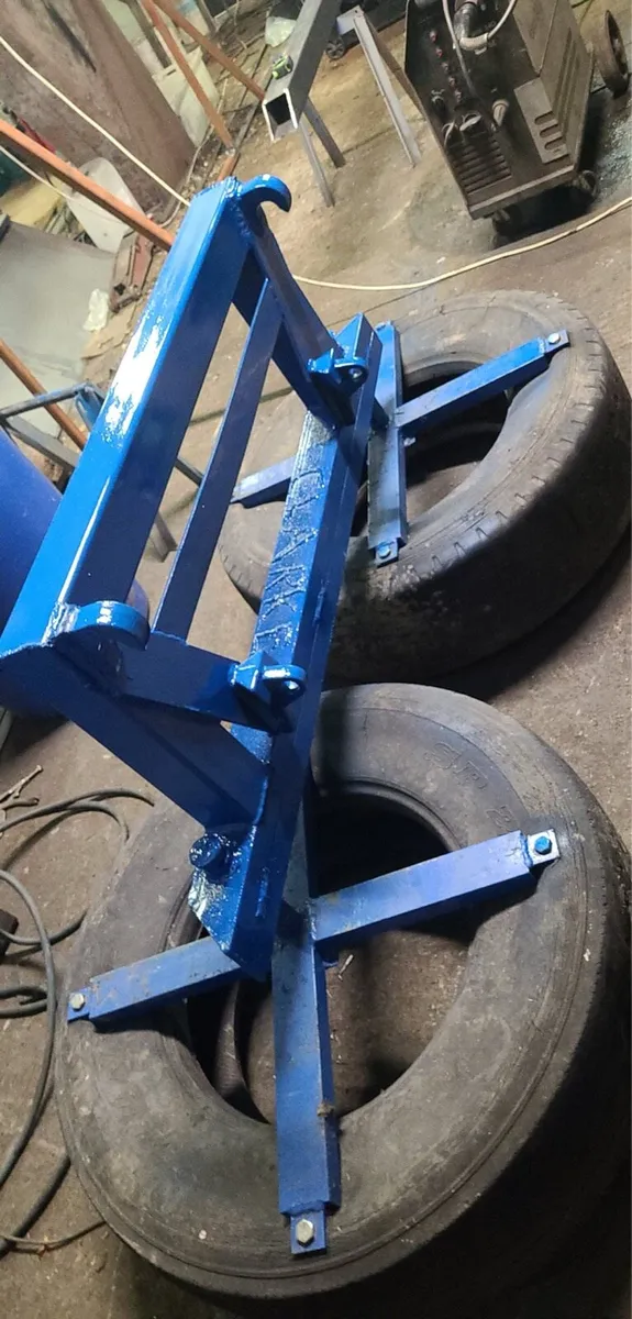 Silage pusher - Image 1