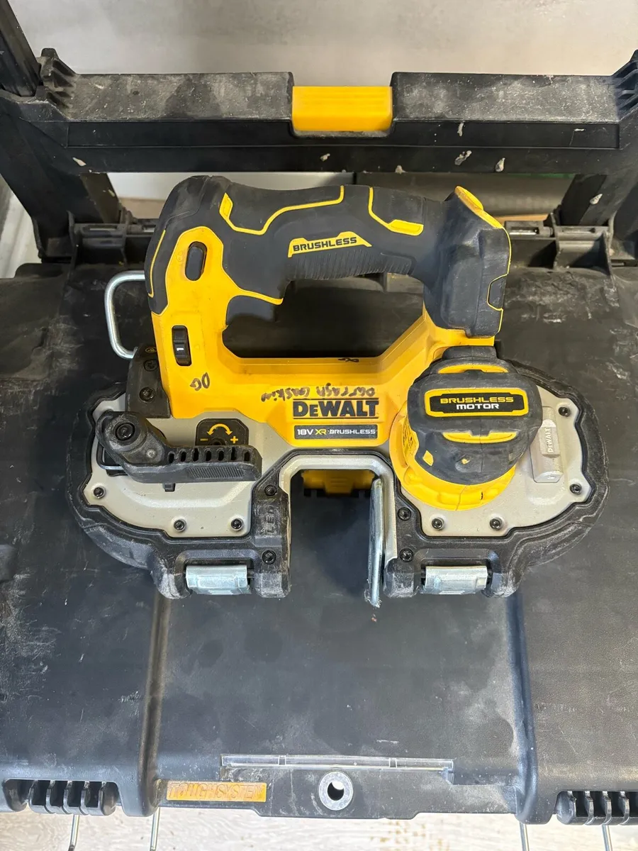Dewalt DCS 377NT-XJ BANDSAW - Image 1