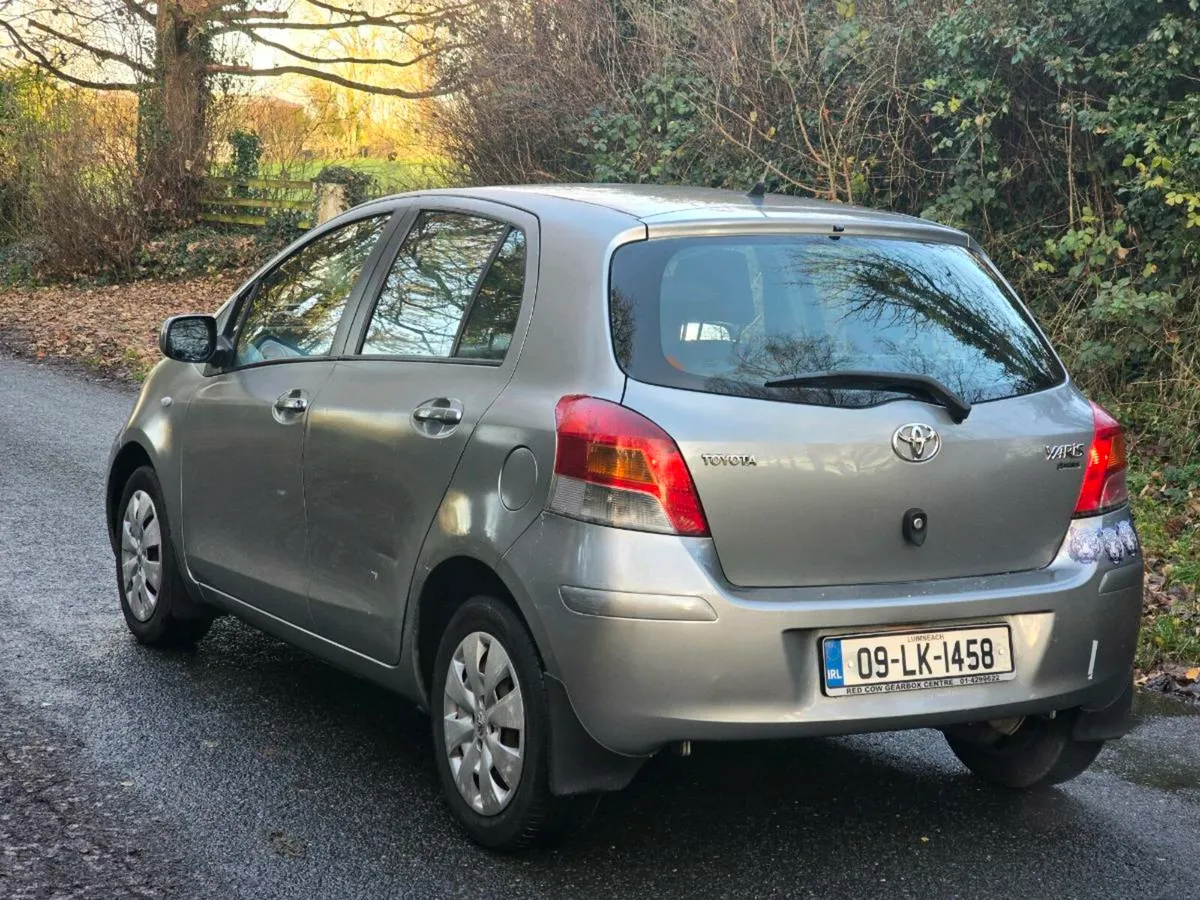 Automatic Toyota Yaris
130 000 miles
NCT 07/26 1.3 - Image 3