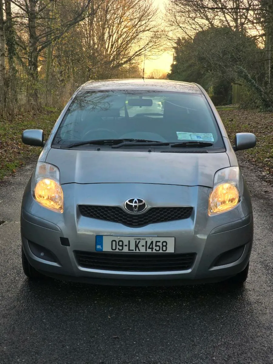Automatic Toyota Yaris
130 000 miles
NCT 07/26 1.3 - Image 4