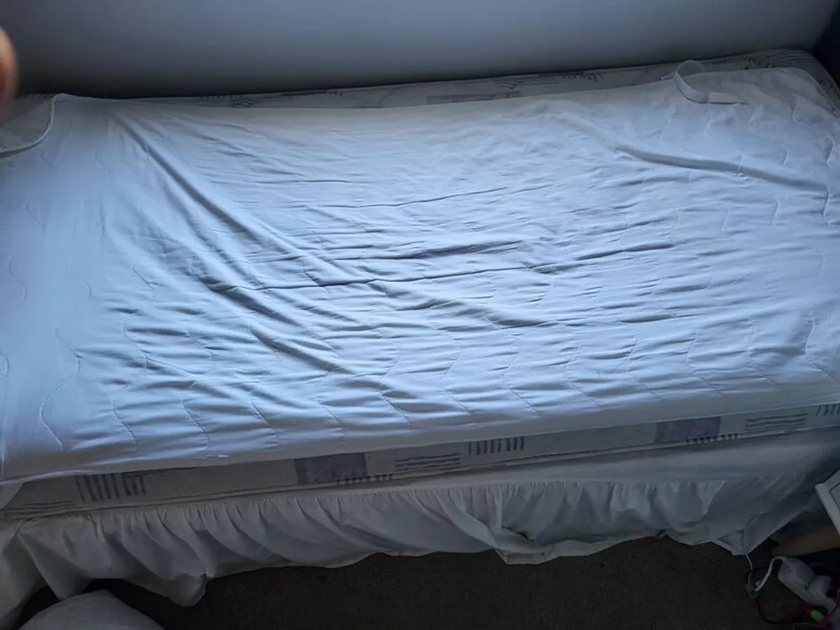 Divan Single bed and Headboard - Image 2