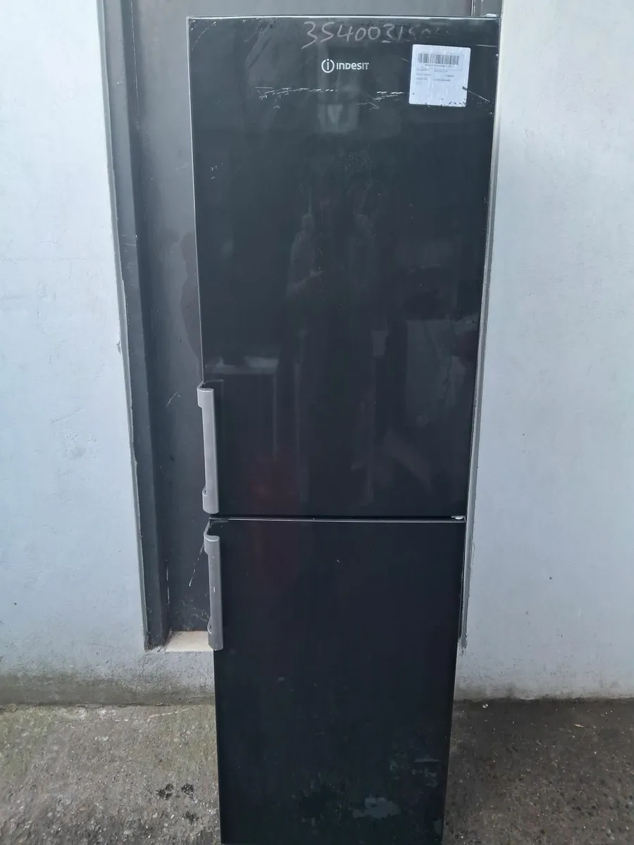 FRIDGE AND FREEZER FULL FROST FREE - Image 1