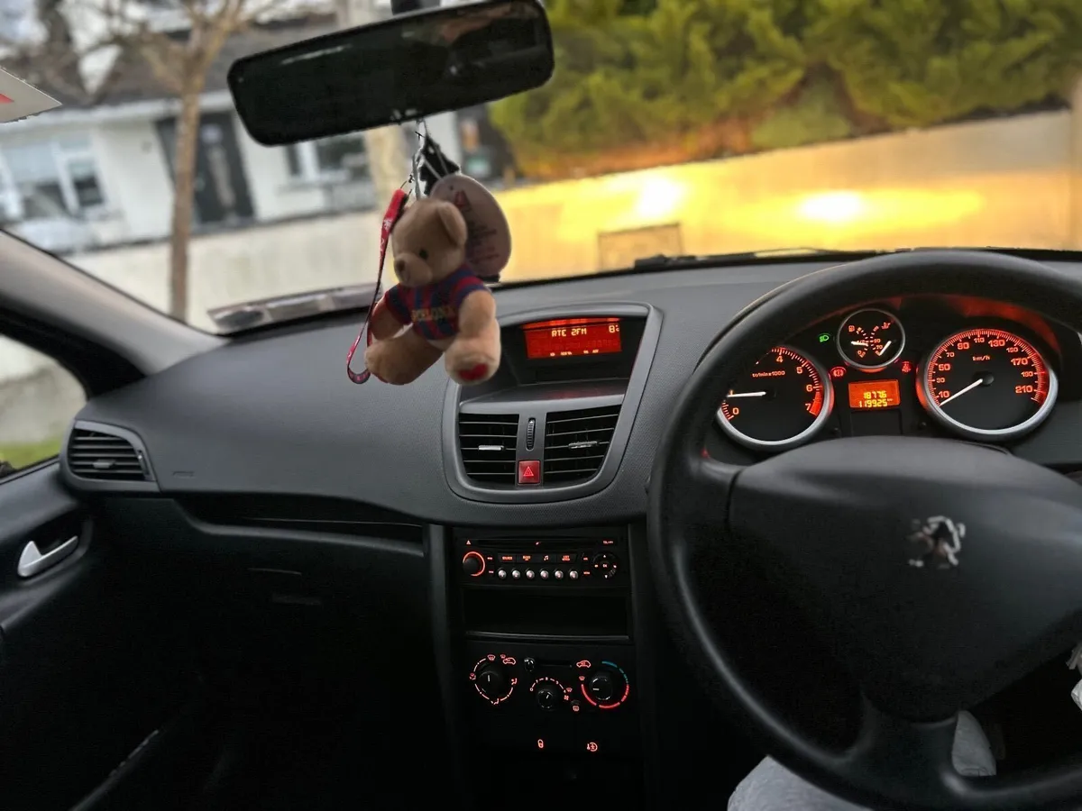 Peugeot 207 2010 - Image 3
