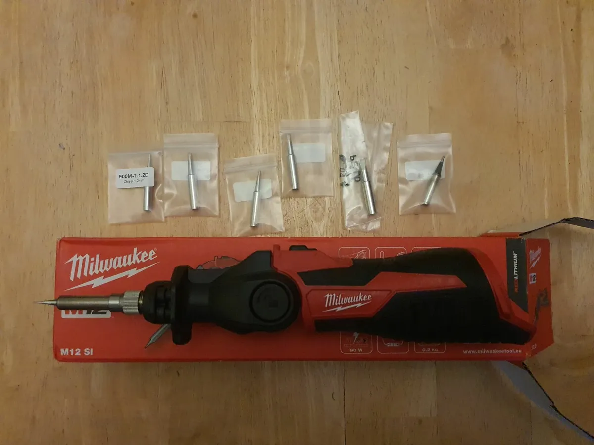 Milwaukee M12 Cordless Soldering Iron - Image 1