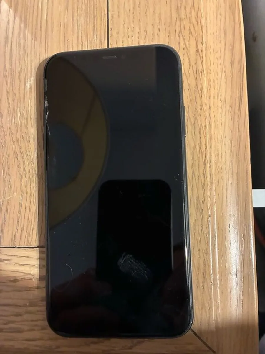 iphone 11 - Image 1
