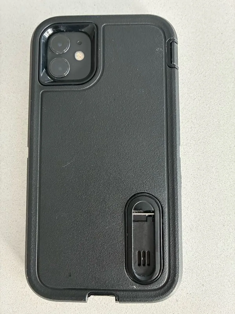 iphone 11 - Image 3