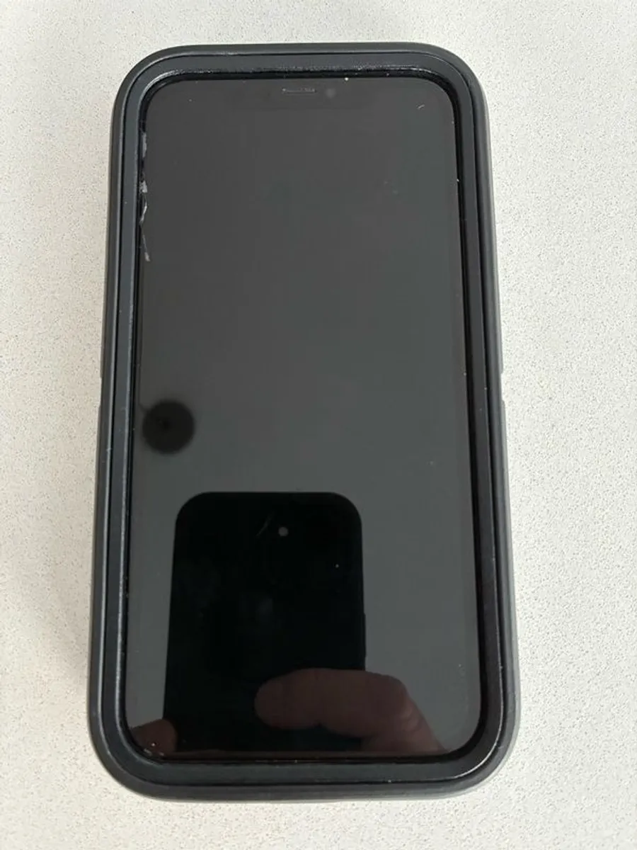 iphone 11 - Image 4