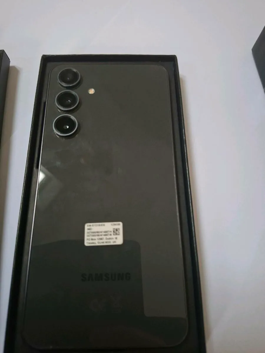 Samsung Galaxy S24FE - Image 2